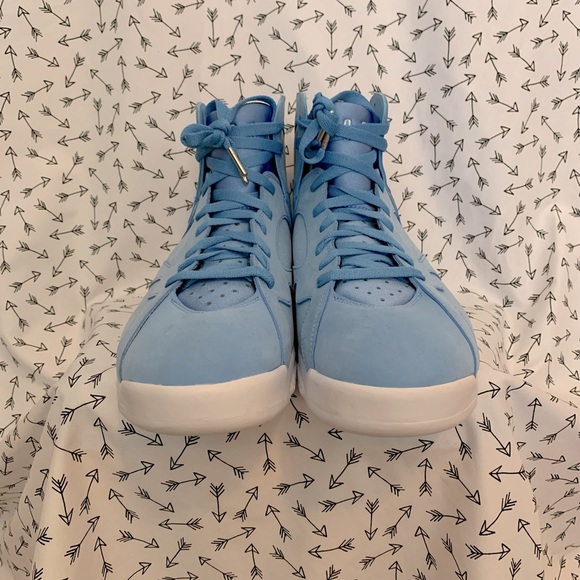 Air Jordan 7 Retro - Pantone Edition Size: Men's 13 Color: University Blue/White - Picture 4 of 7